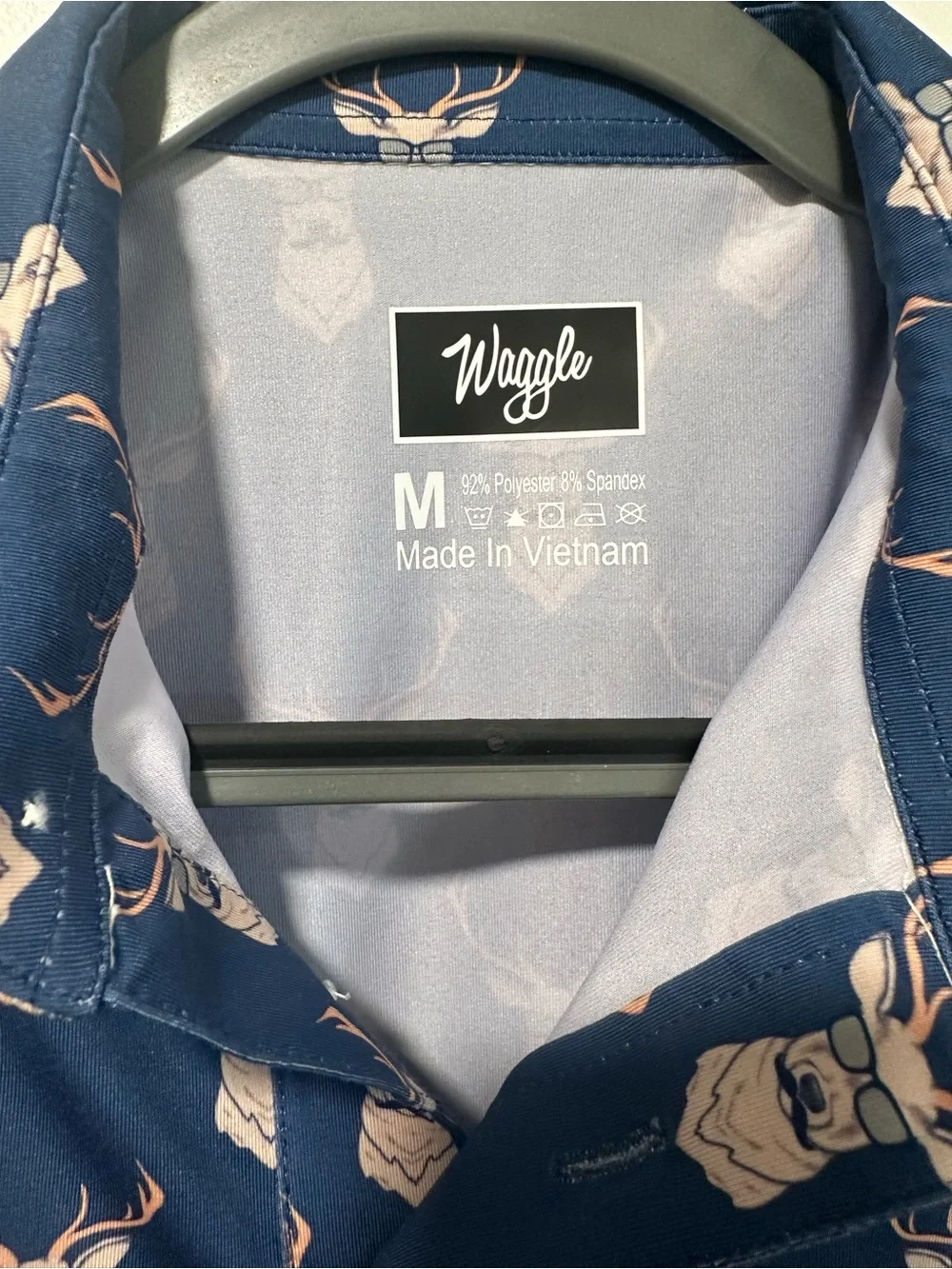 Waggle Golf ⛳️ Navy Polo with Light Tan Deer-Head Print - Picture 2 of 2